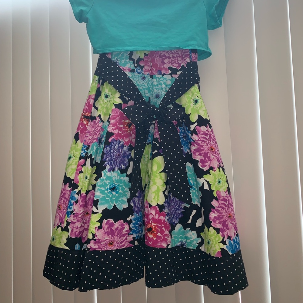 Girls Spring/Easter Dress - Picture 2 of 4